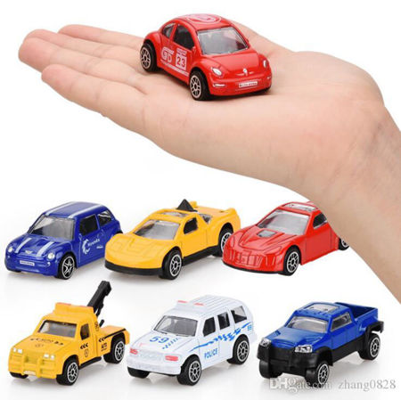 Image de la catégorie Petites voitures et autres véhicules